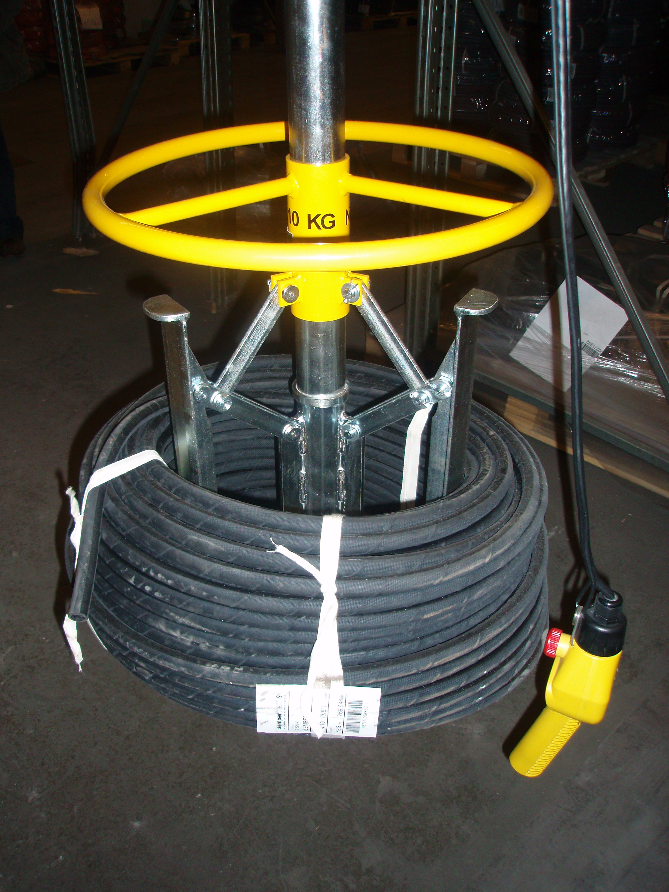 Grippers and clamps | Triom s.r.o.