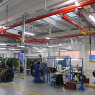 Manipulátory na pojezdové dráze